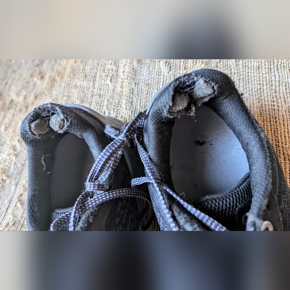 On Running Women's Cloudstratus in Black /Lilac size 6.5 - Picture 5 of 5